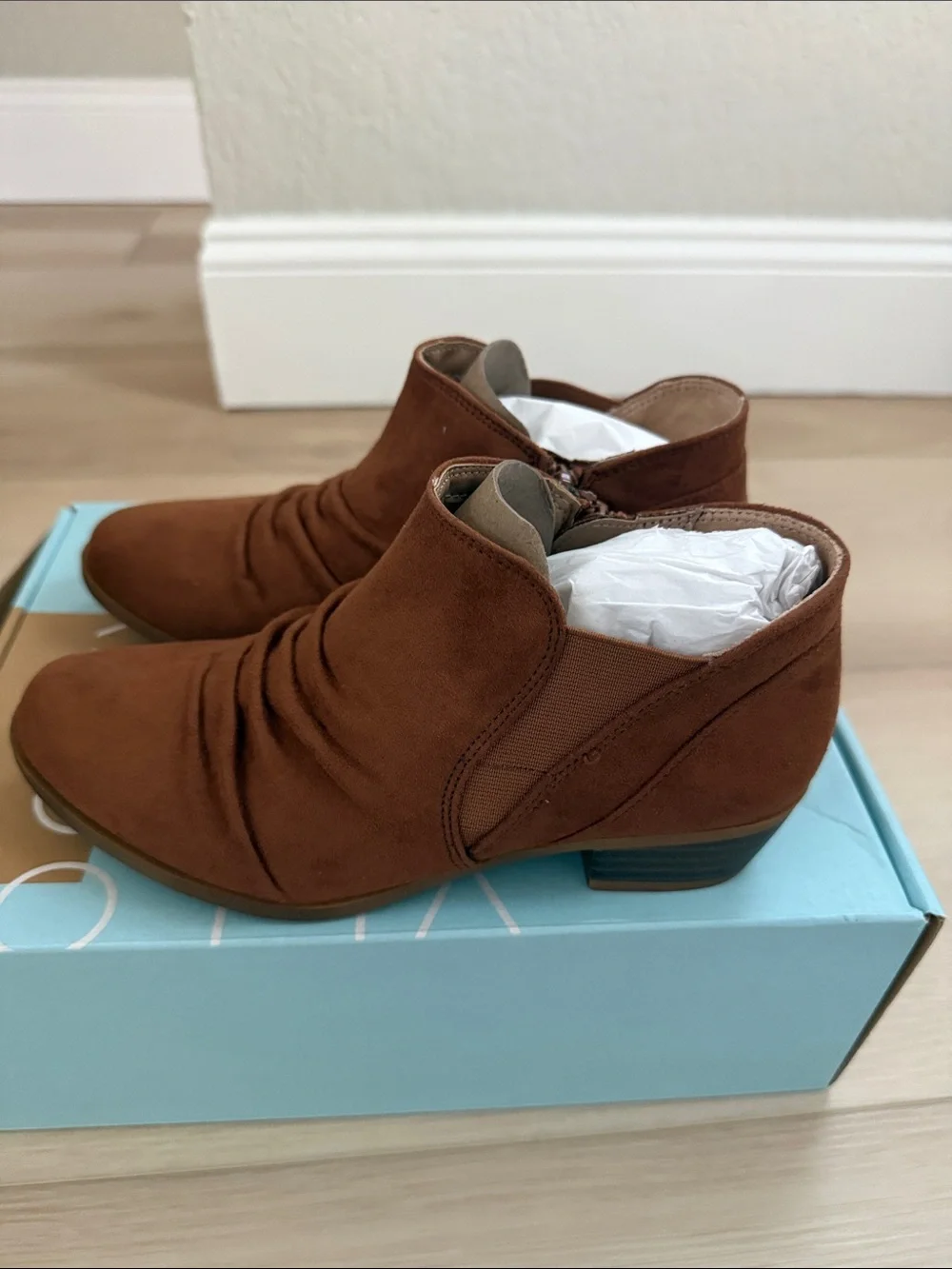 NIB Life Stride Women's Aurora Ankle Boots - Brown Size 5